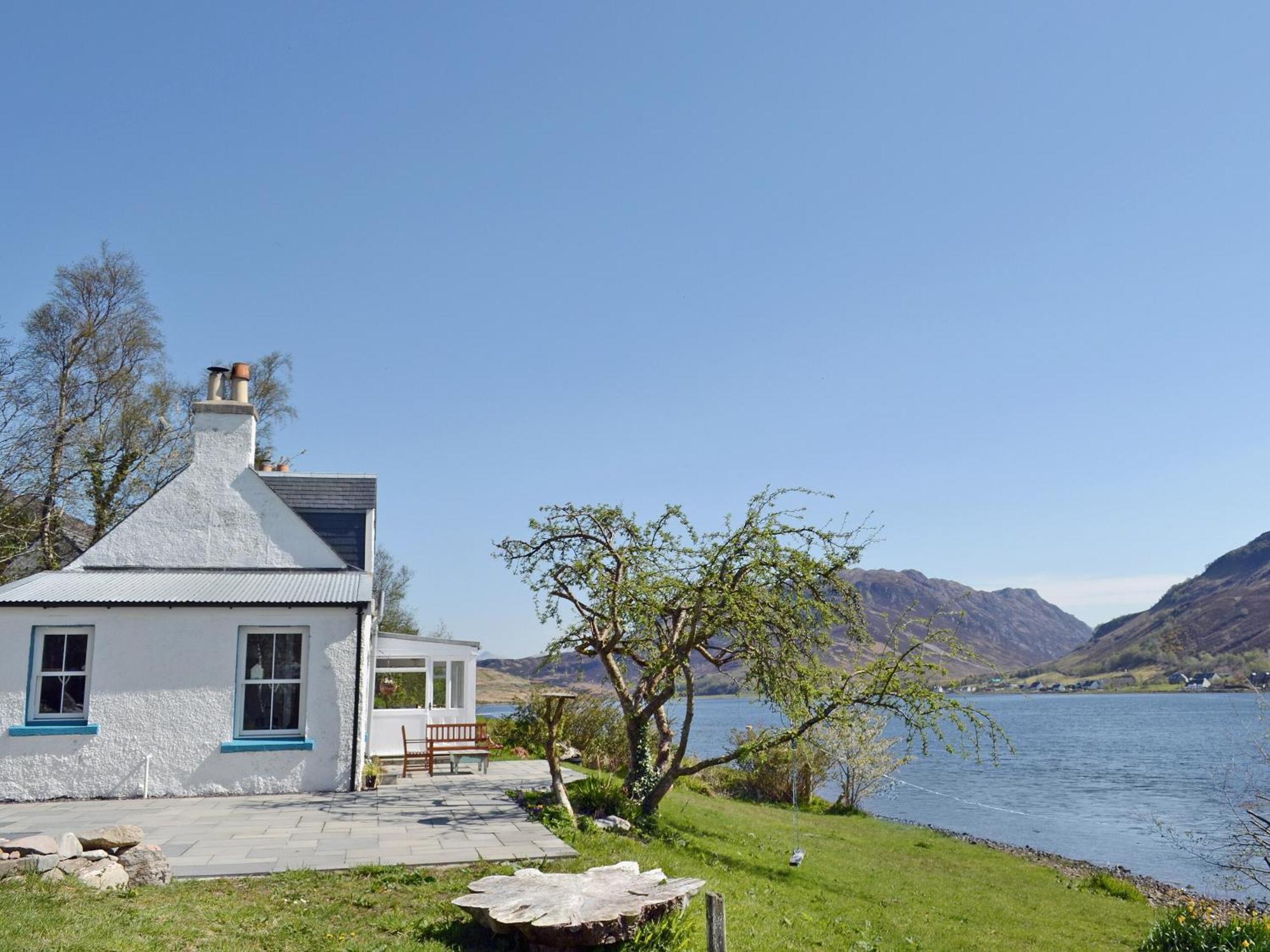 Loch Shore Cottage Dornie Buitenkant foto