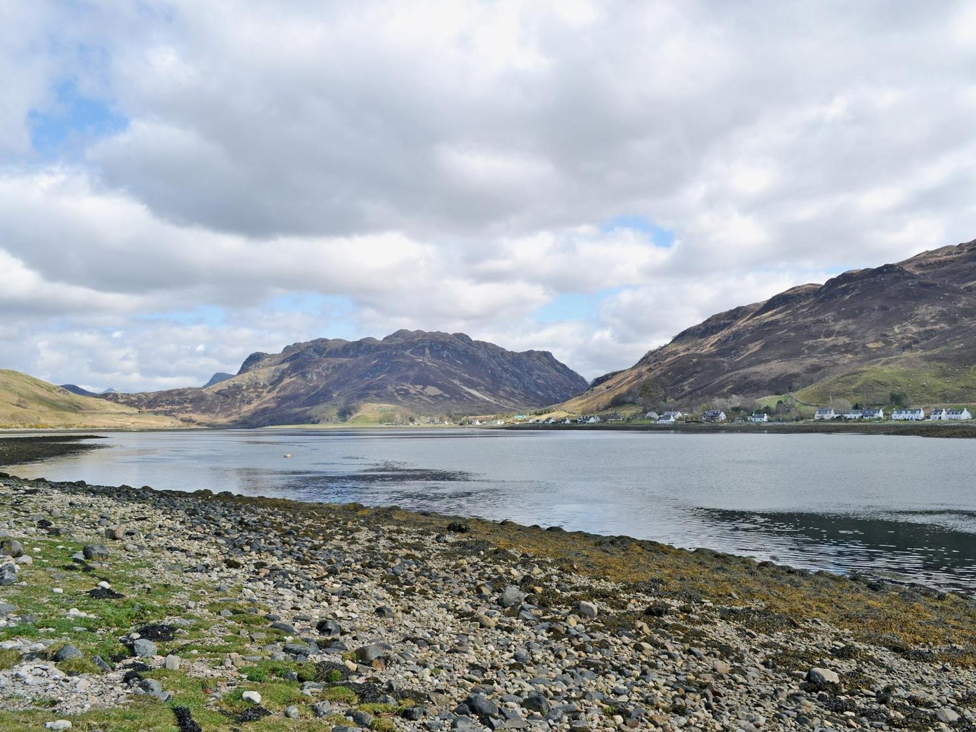 Loch Shore Cottage Dornie Buitenkant foto